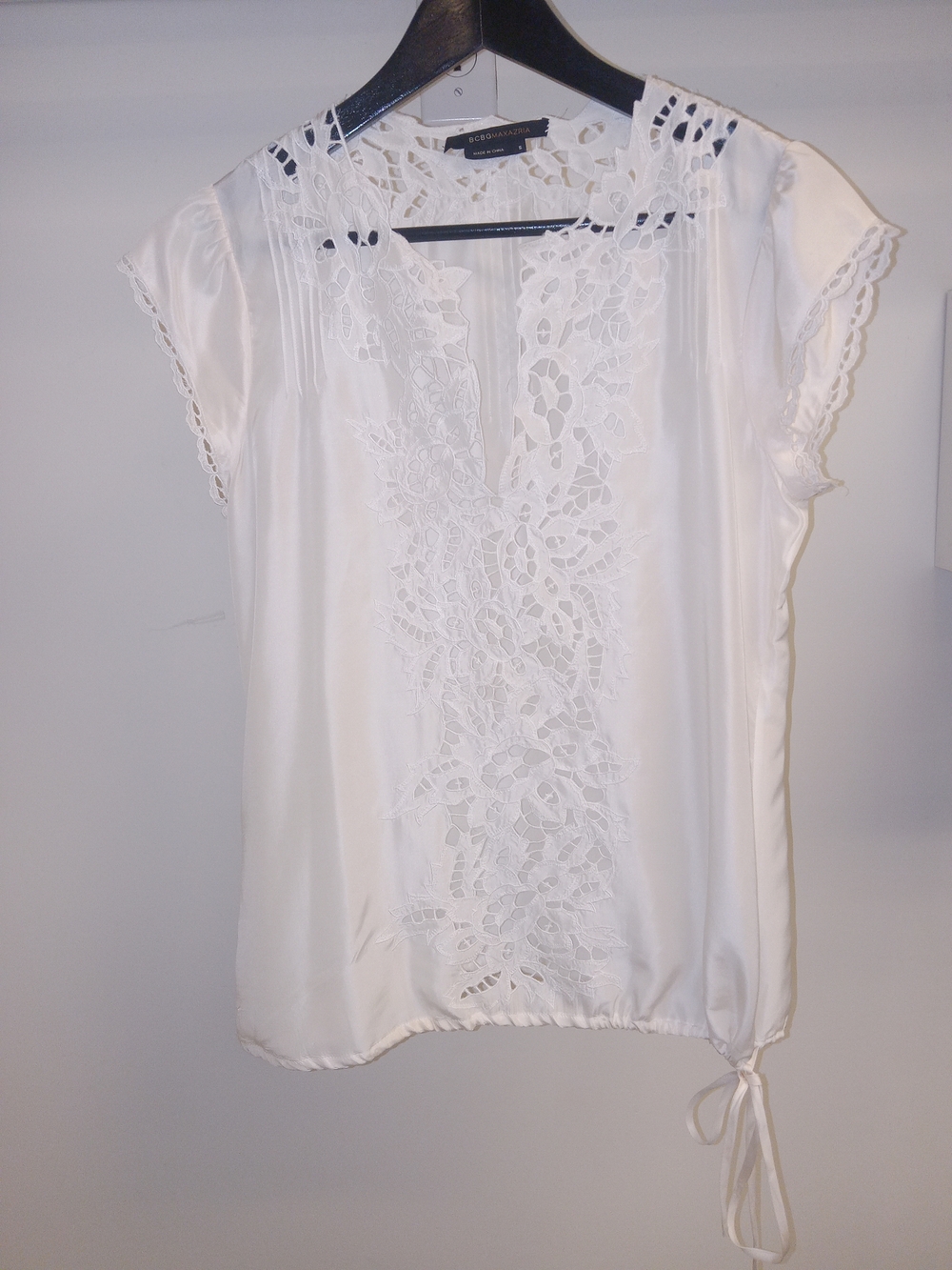 BCBGMaxAzria Silk White Lace-Front Cap Sleeve Blouse